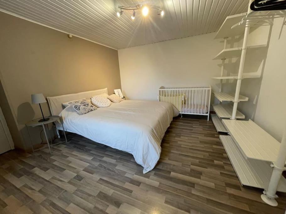 Charmante Maison De Vacances Vaux-sur-Sure Exterior photo